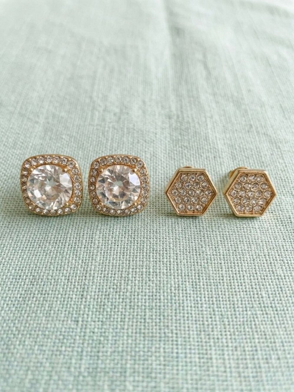 Elegant Set of 2 Women's Earrings